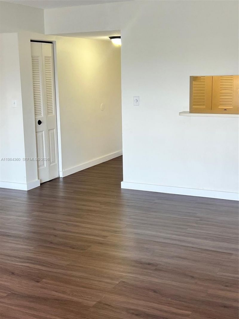 10431 N Kendall Dr, Unit D314, Miami, FL 33176 Photo