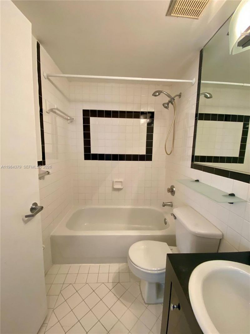 1521 Lenox Ave , Unit 106, Miami Beach, FL 33139 Photo