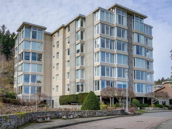 5350 Sayward Hill Cres, Unit 303, Saanich, BC V8Y 3H9