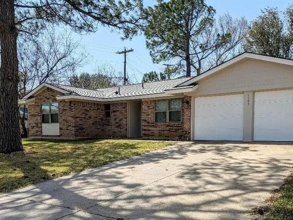 1105 Sherwood Drive, Bedford, TX 76022