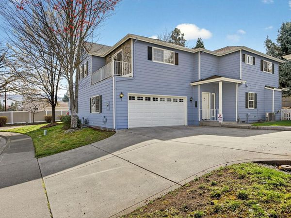 262 Meadow Drive, Ashland, OR 97520
