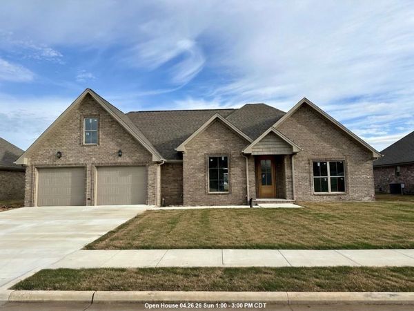 106 Scarlette Ln, Muscle Shoals, AL 35661