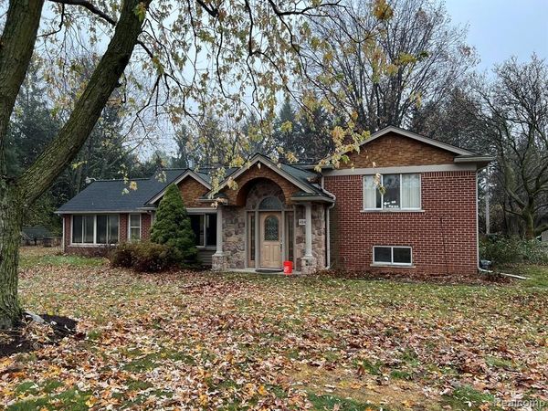 48441 N Territorial Road, Plymouth Twp, MI 48170