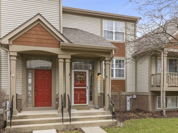1643 ORCHARD Court , West Chicago, IL 60185
