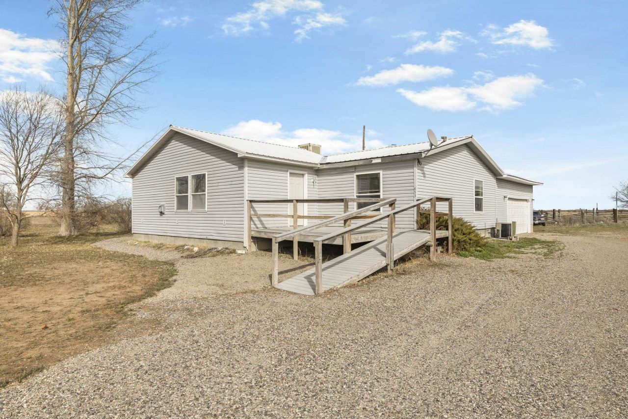 453 S 1550 W, Blackfoot, ID 83262 Main Photo