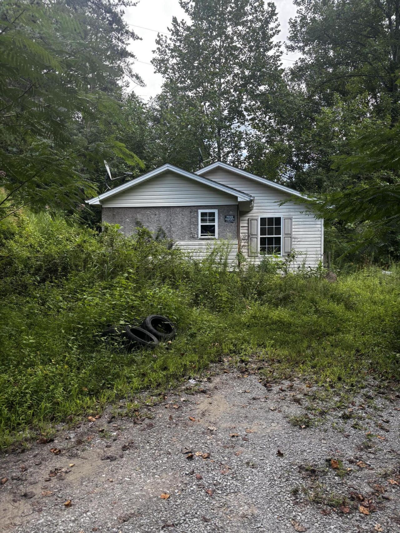 389 Newman Branch, Hi Hat, KY 41636