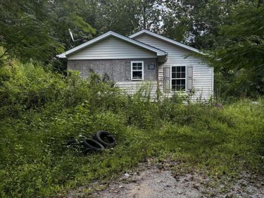 389 Newman Branch, Hi Hat, KY 41636