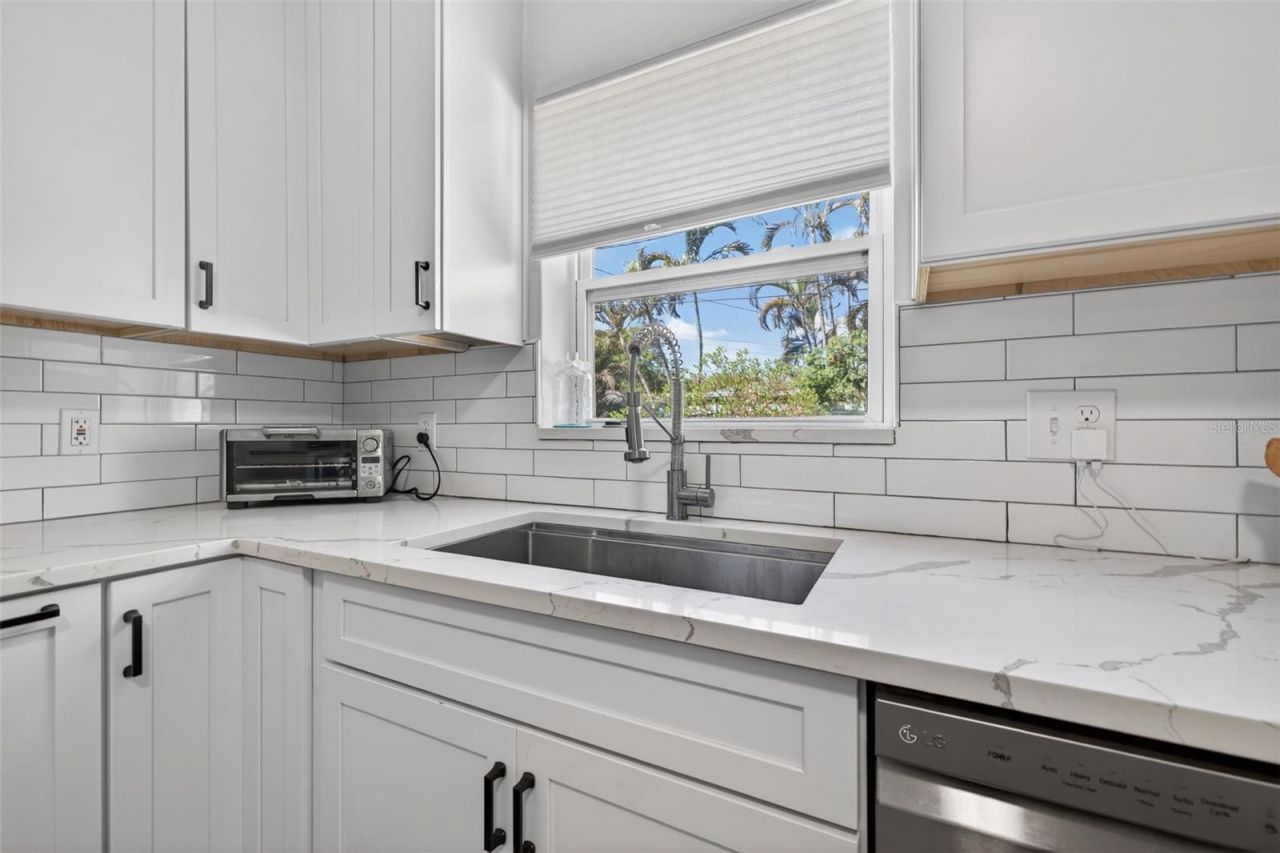 6410 14th Street N, Saint Petersburg, FL 33702 Photo