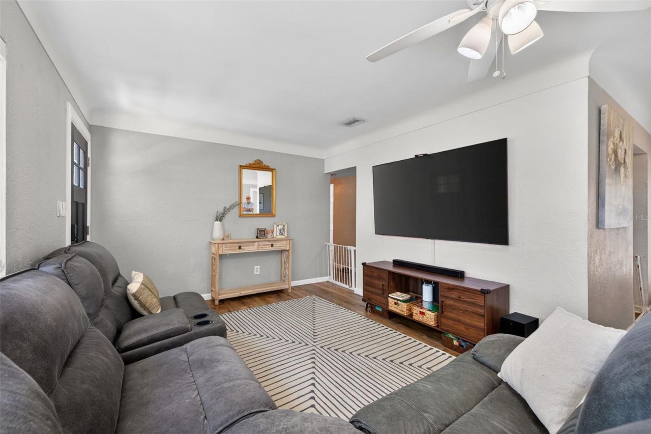 6410 14th Street N, Saint Petersburg, FL 33702 Photo