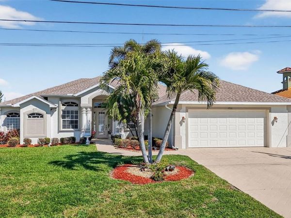 1725 SW 29TH TERRACE , CAPE CORAL, FL 33914