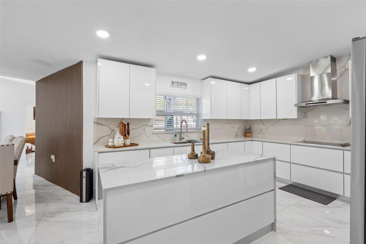 1803 Lake Crest Avenue, Brandon, FL 33510 Photo