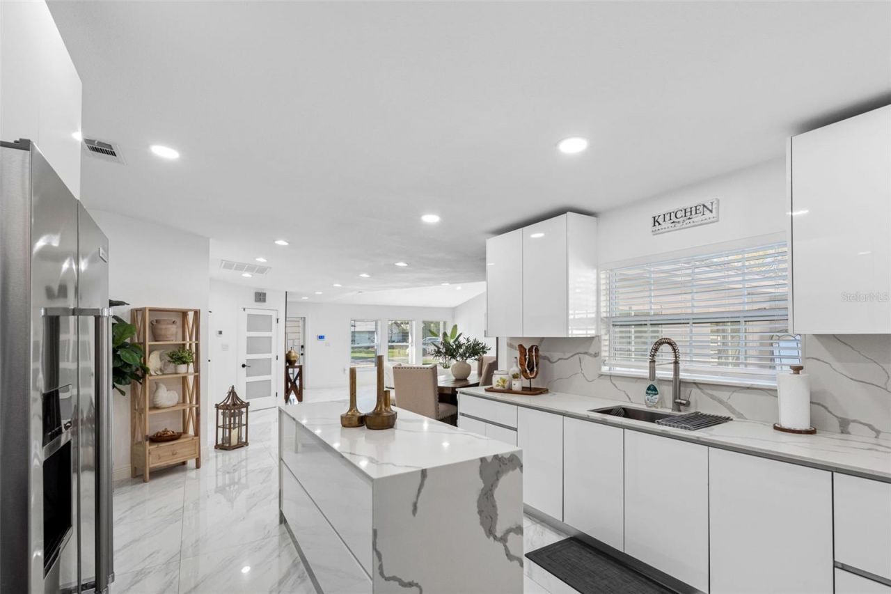 1803 Lake Crest Avenue, Brandon, FL 33510 Photo