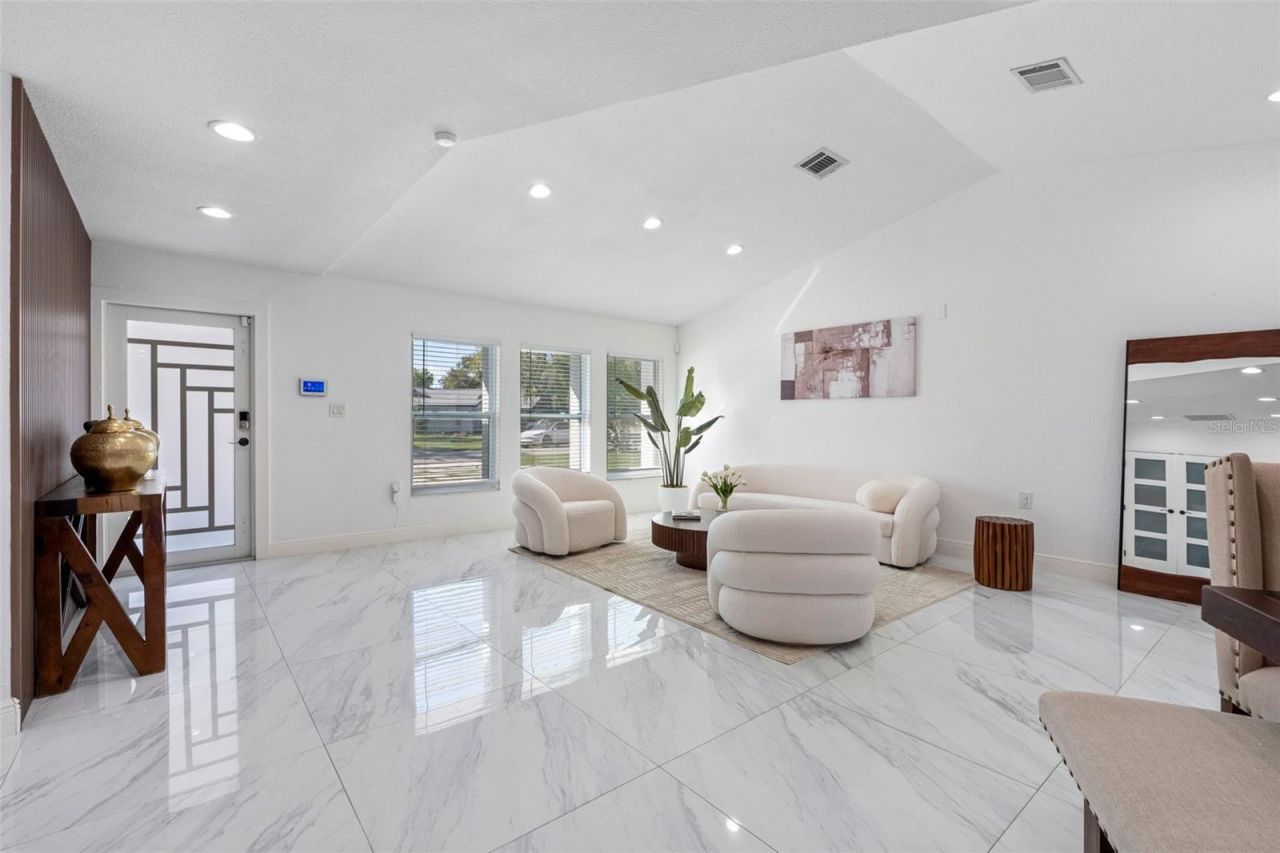 1803 Lake Crest Avenue, Brandon, FL 33510 Photo