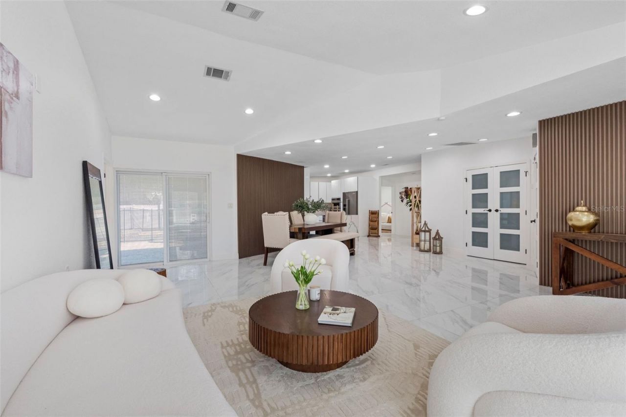 1803 Lake Crest Avenue, Brandon, FL 33510 Photo