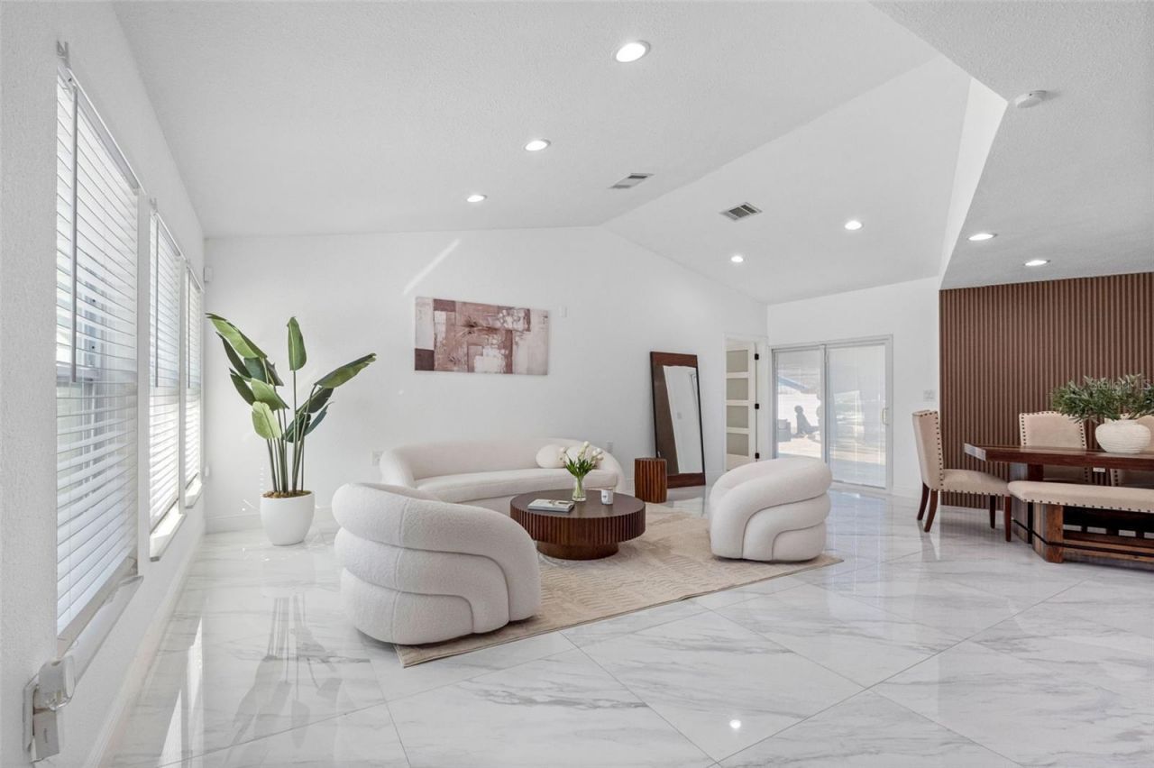 1803 Lake Crest Avenue, Brandon, FL 33510 Photo