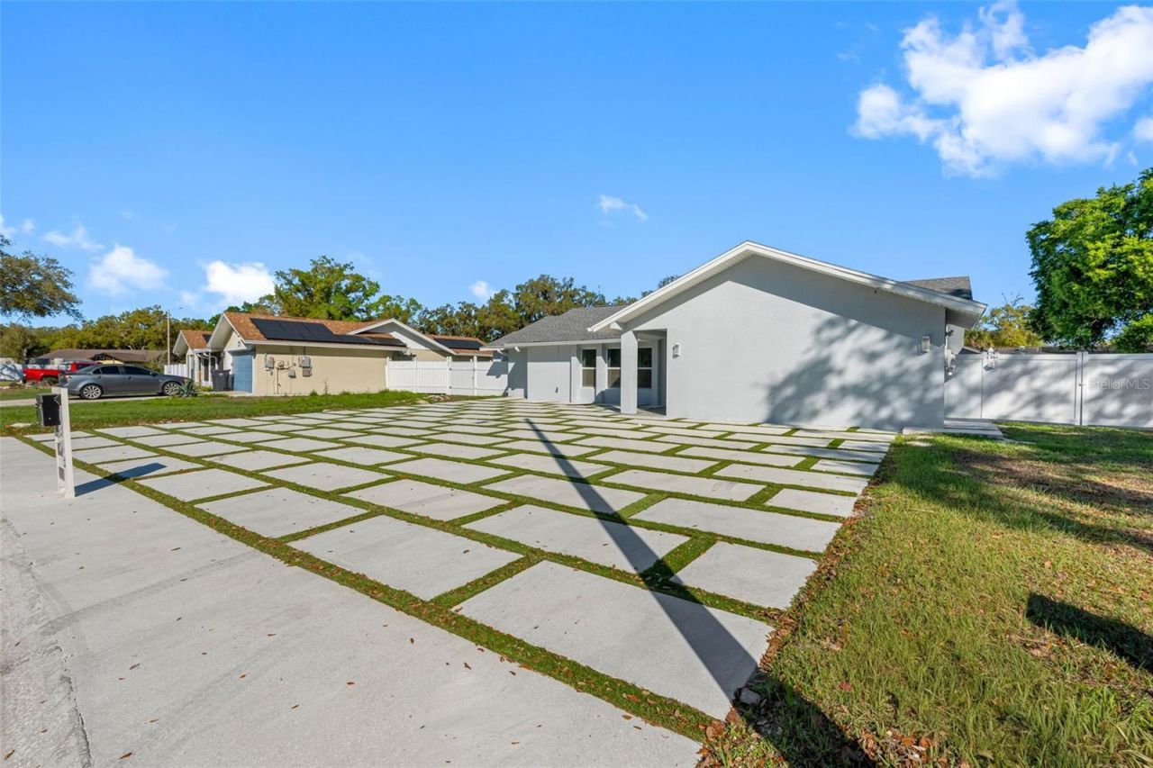 1803 Lake Crest Avenue, Brandon, FL 33510 Photo