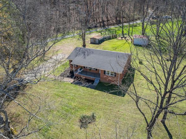755 Briar Pond Rd , Centerville, TN 37033