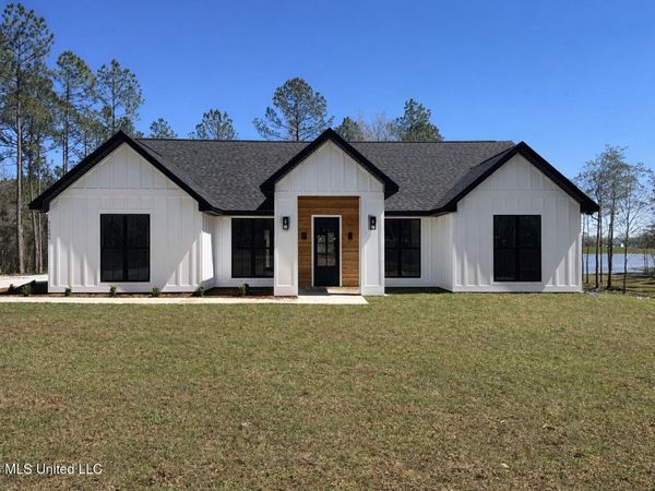 21080 Disalvo Lane, Kiln, MS 39556