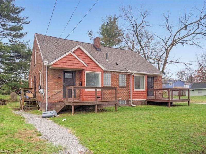 442 Fenton Avenue NE, Canton, OH 44704 Photo 2