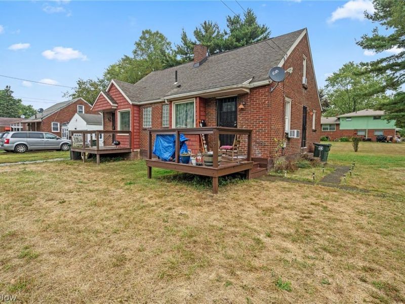 442 Fenton Avenue NE, Canton, OH 44704 Photo 5