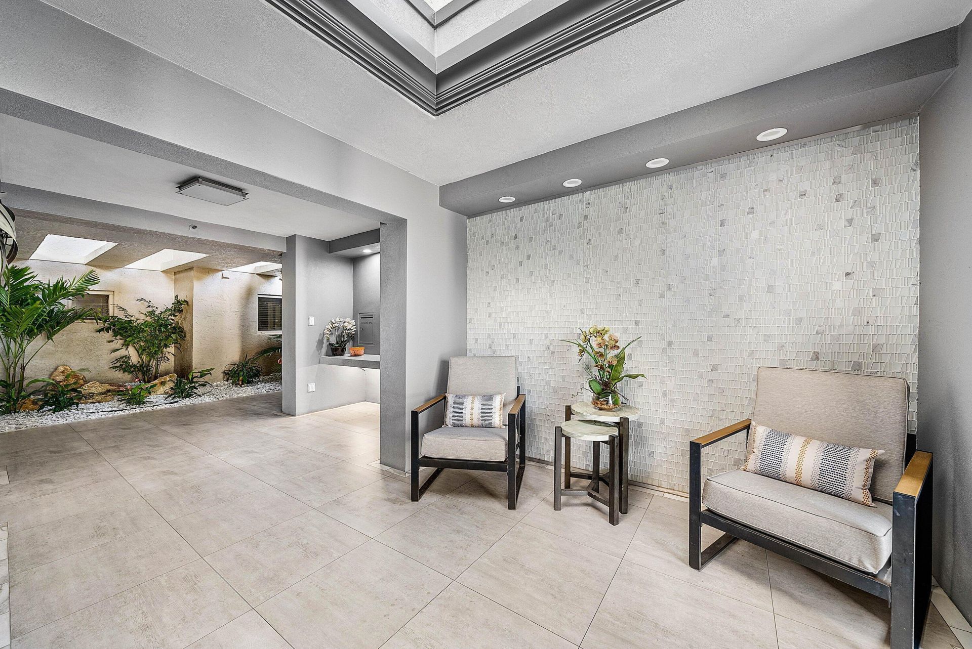 5279 Fountains Drive S, Unit 405, Lake Worth, FL 33467 Photo