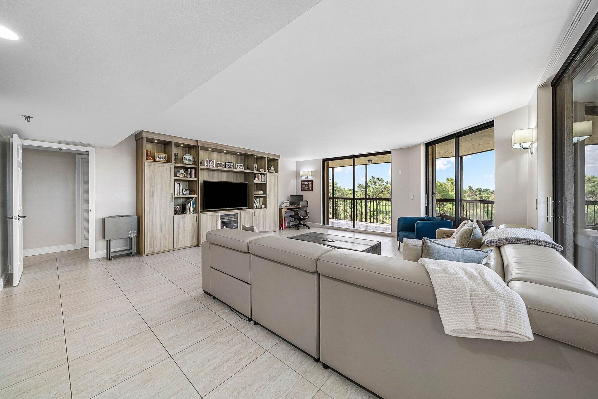 5279 Fountains Drive S, Unit 405, Lake Worth, FL 33467 Photo