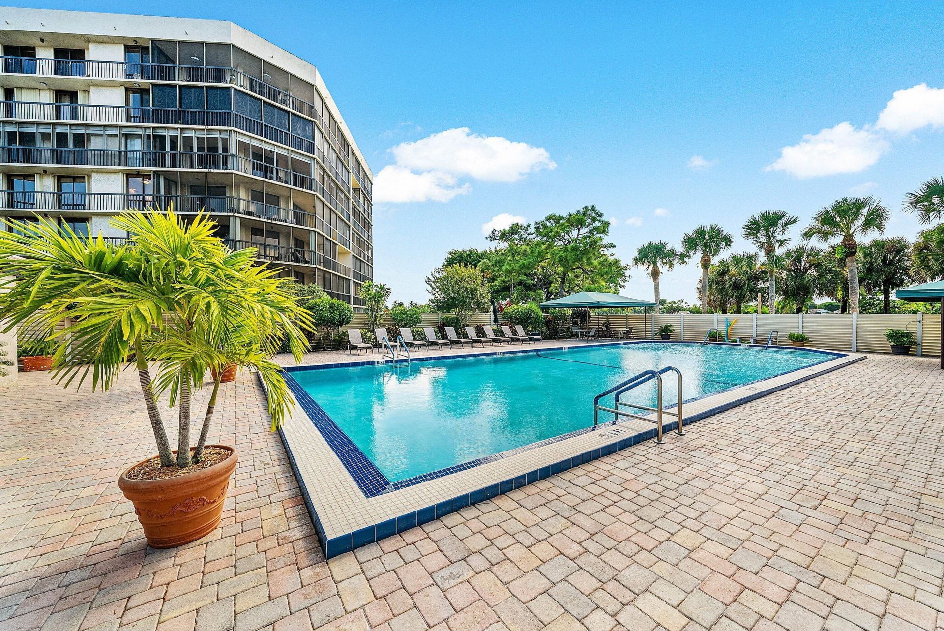 5279 Fountains Drive S, Unit 405, Lake Worth, FL 33467 Photo