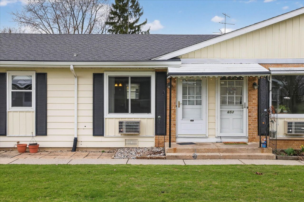 655 Blue Ash Drive Se, Unit 114, Grand Rapids, MI 49548 Main Photo