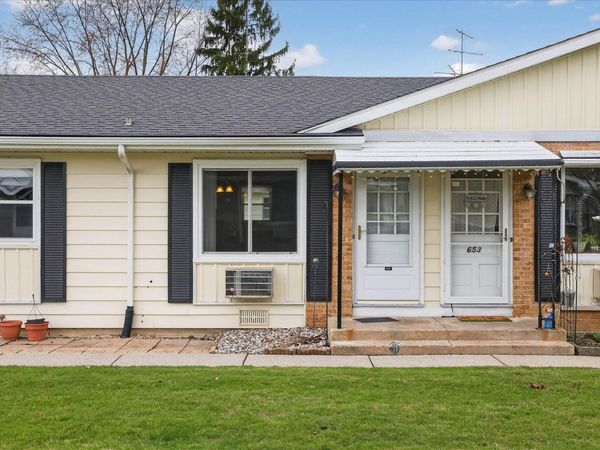 655 Blue Ash Drive SE, Unit 114, Grand Rapids, MI 49548