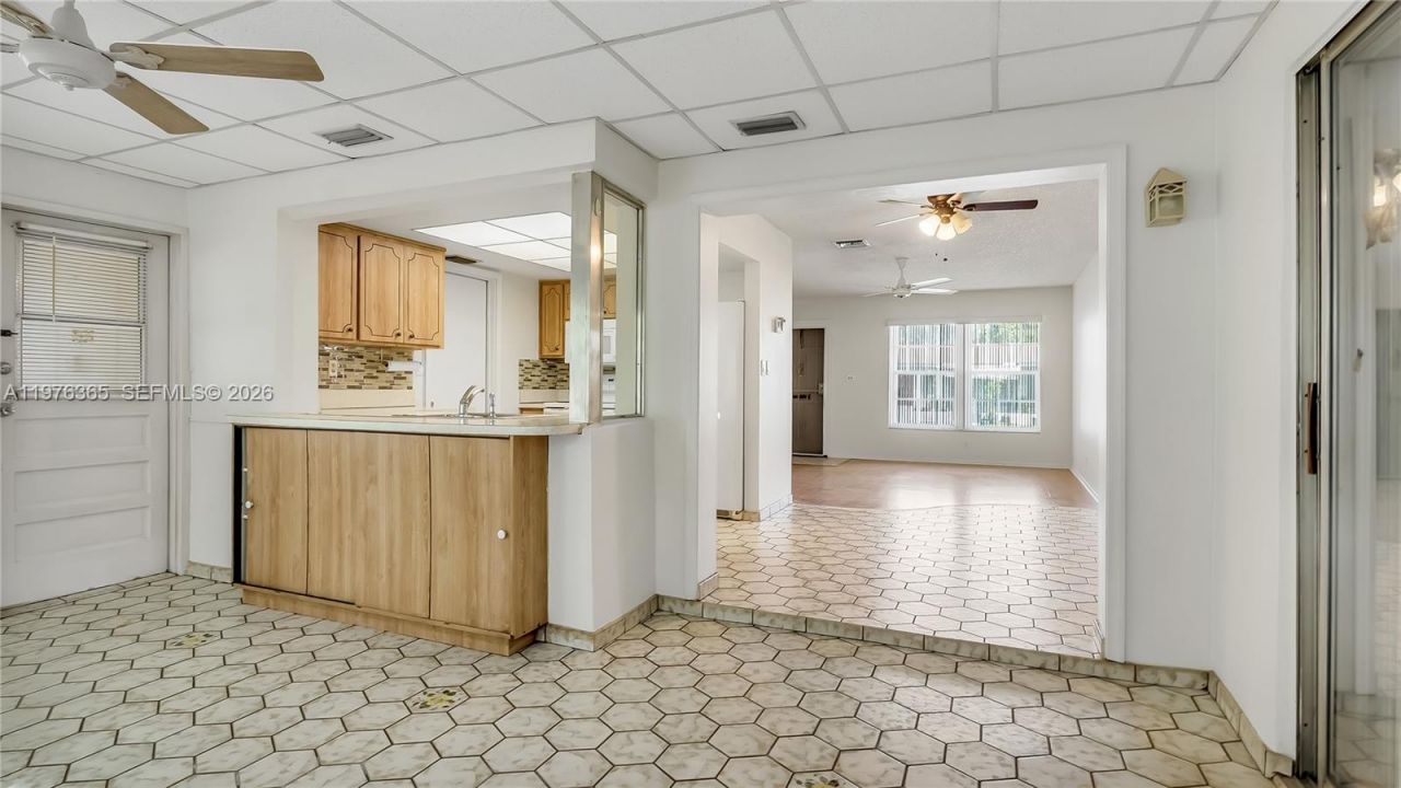 5102 NW 53rd St, Unit 5102, Tamarac, FL 33319 Photo