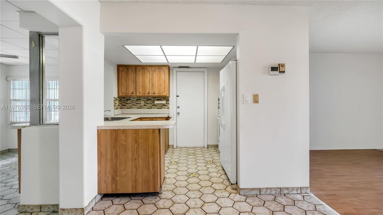 5102 NW 53rd St, Unit 5102, Tamarac, FL 33319 Photo