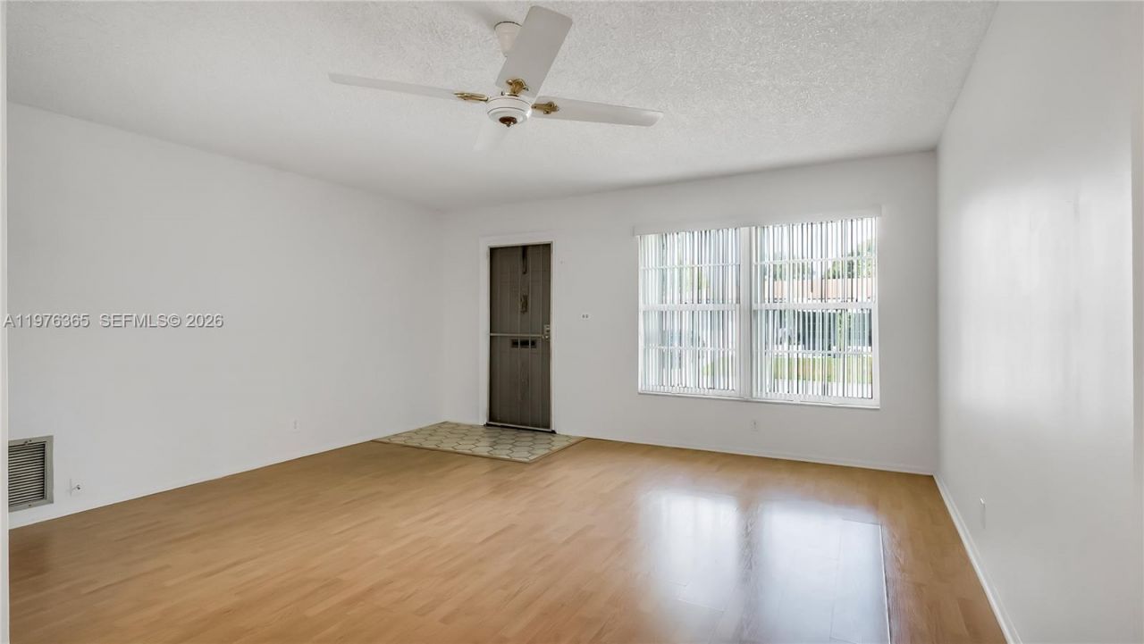 5102 NW 53rd St, Unit 5102, Tamarac, FL 33319 Photo