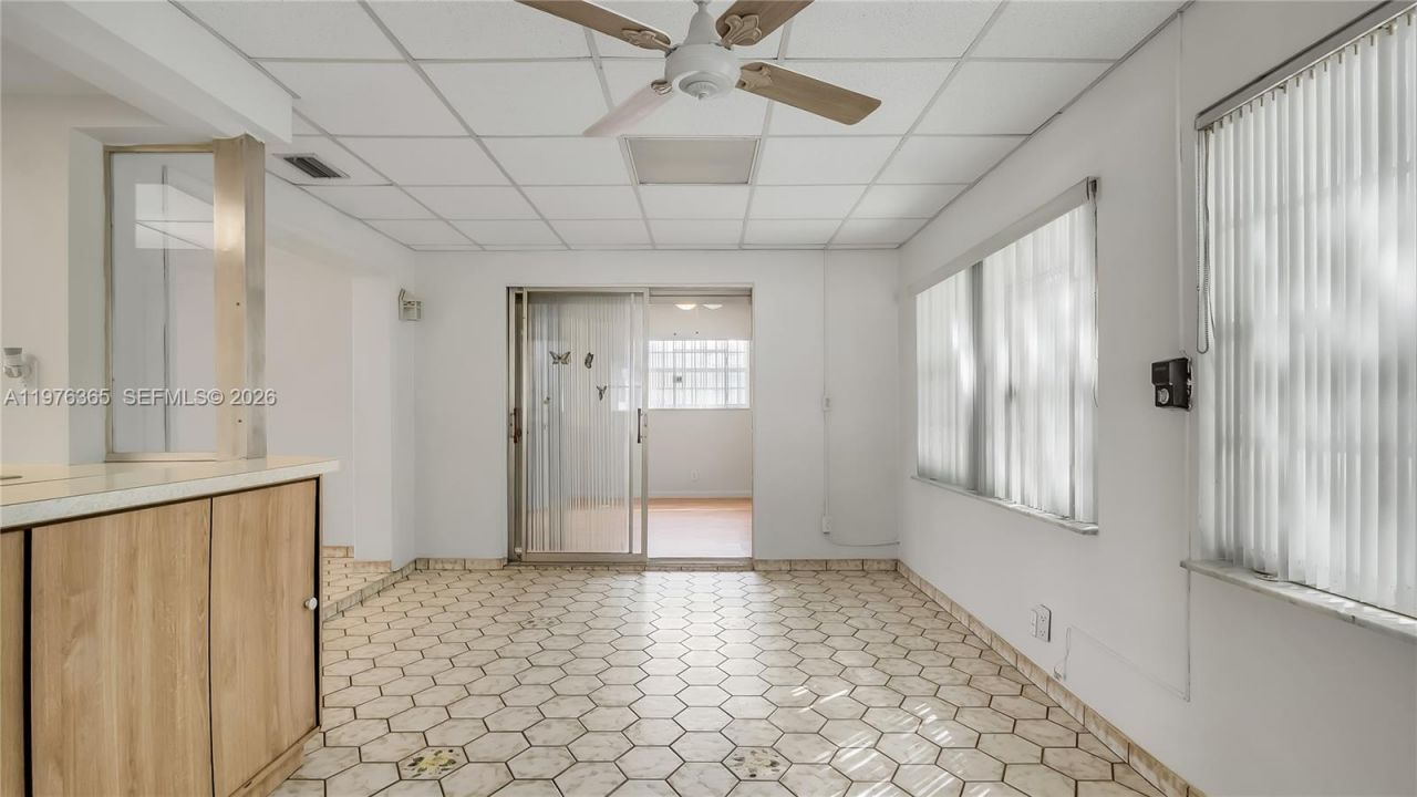 5102 NW 53rd St, Unit 5102, Tamarac, FL 33319 Photo