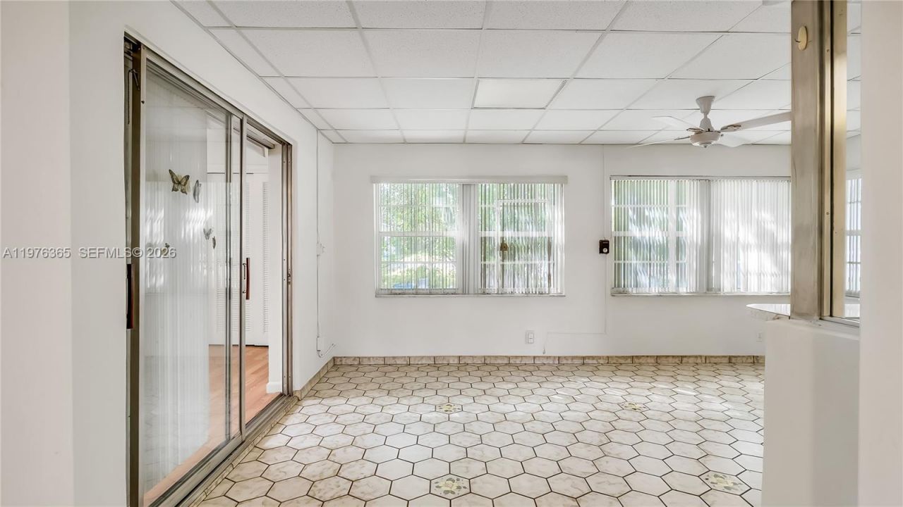 5102 NW 53rd St, Unit 5102, Tamarac, FL 33319 Photo