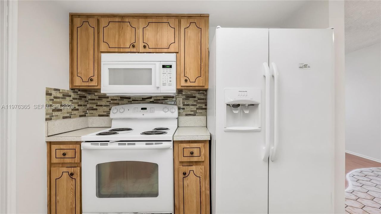 5102 NW 53rd St, Unit 5102, Tamarac, FL 33319 Photo