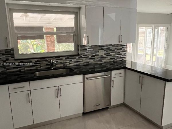 11712 SW 13th St, Miami, FL 33184