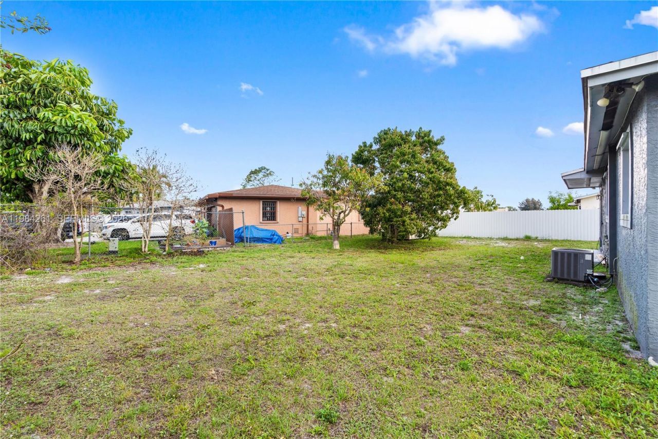 3361 NW 189th St , Miami Gardens, FL 33056 Photo