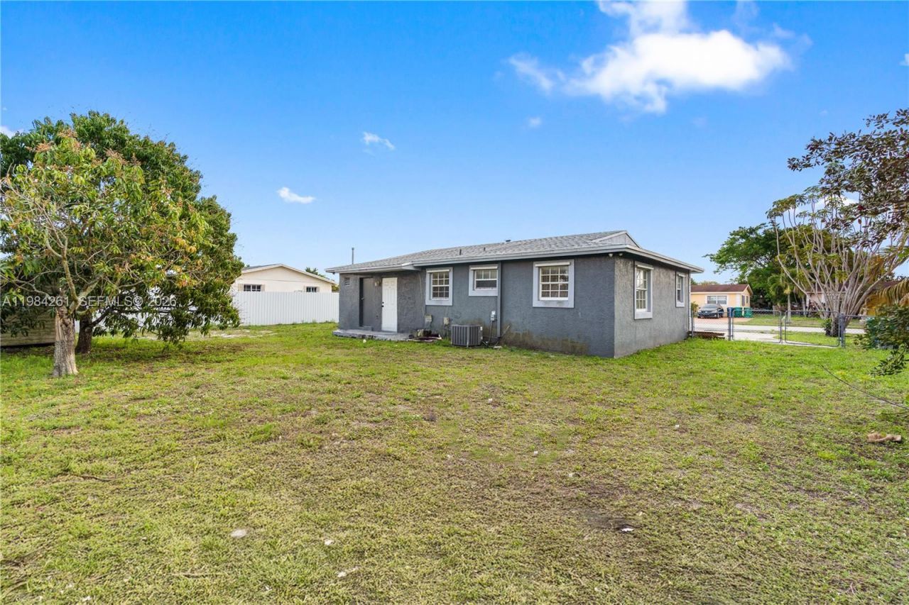 3361 NW 189th St , Miami Gardens, FL 33056 Photo