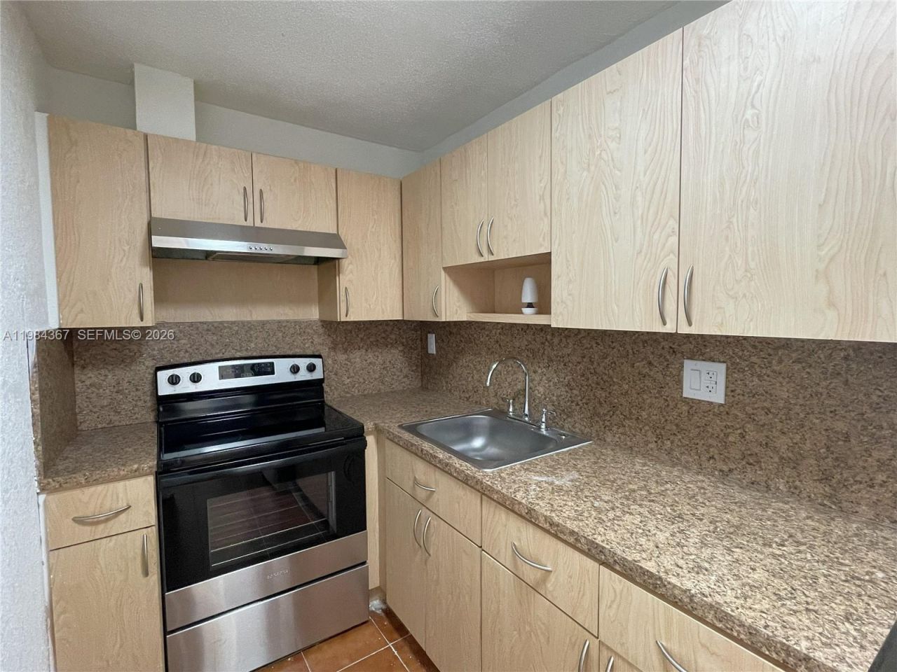 4721 NW 7th St, Unit 104-12, Miami, FL 33126 Photo