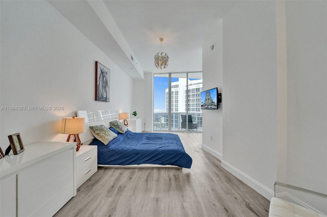 18101 Collins Ave , Unit PH206, Sunny Isles Beach, FL 33160 Photo