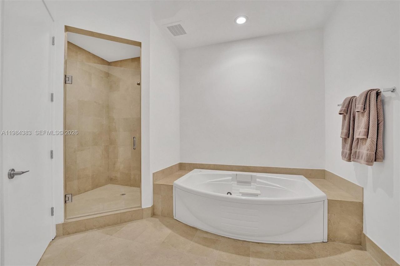 18101 Collins Ave , Unit PH206, Sunny Isles Beach, FL 33160 Photo