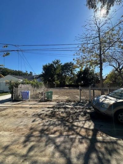 1738 NW 31st St , Miami, FL 33142 Photo