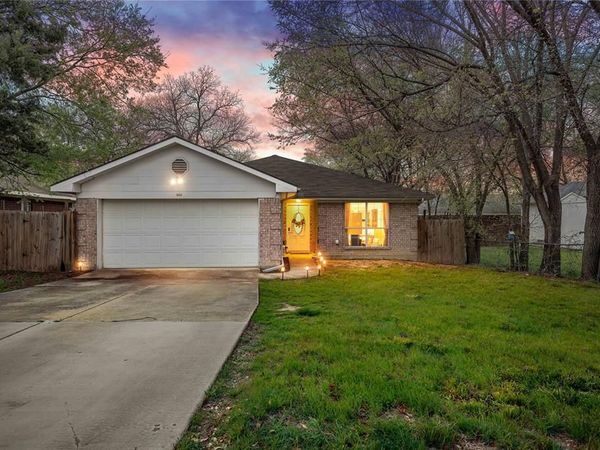 604 Kimbrough Street, White Settlement, TX 76108