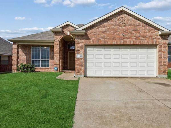 9528 Willow Branch Way, Fort Worth, TX 76036