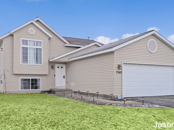 7563 Red Cedar Drive NE, Cedar Springs, MI 49319