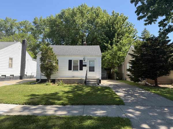 18949 Washtenaw Street, Harper Woods, MI 48225