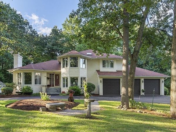 16 Fox Run Lane, Salem, NH 03079