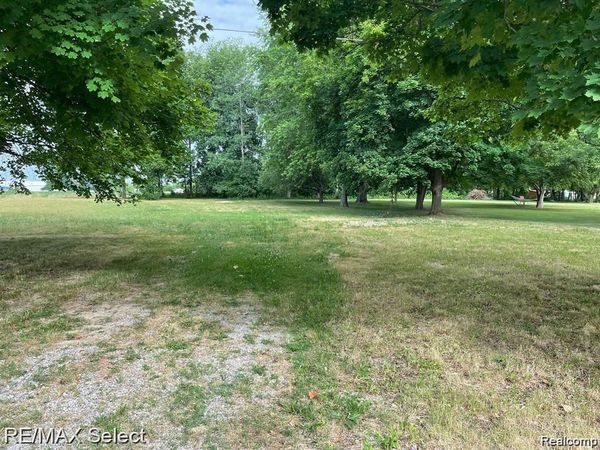 11260 Main Road , Fenton Twp, MI 48430