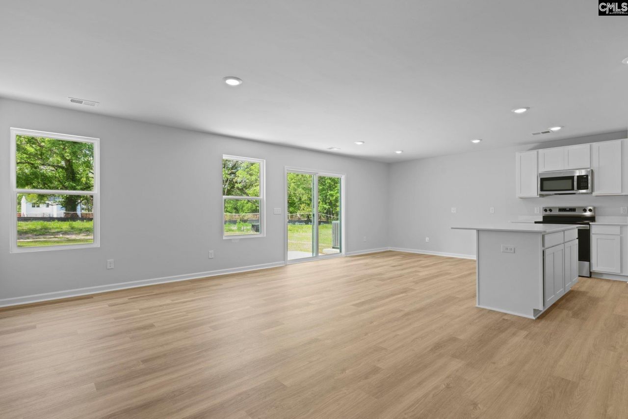 307 Paratrooper Lane Photo 18