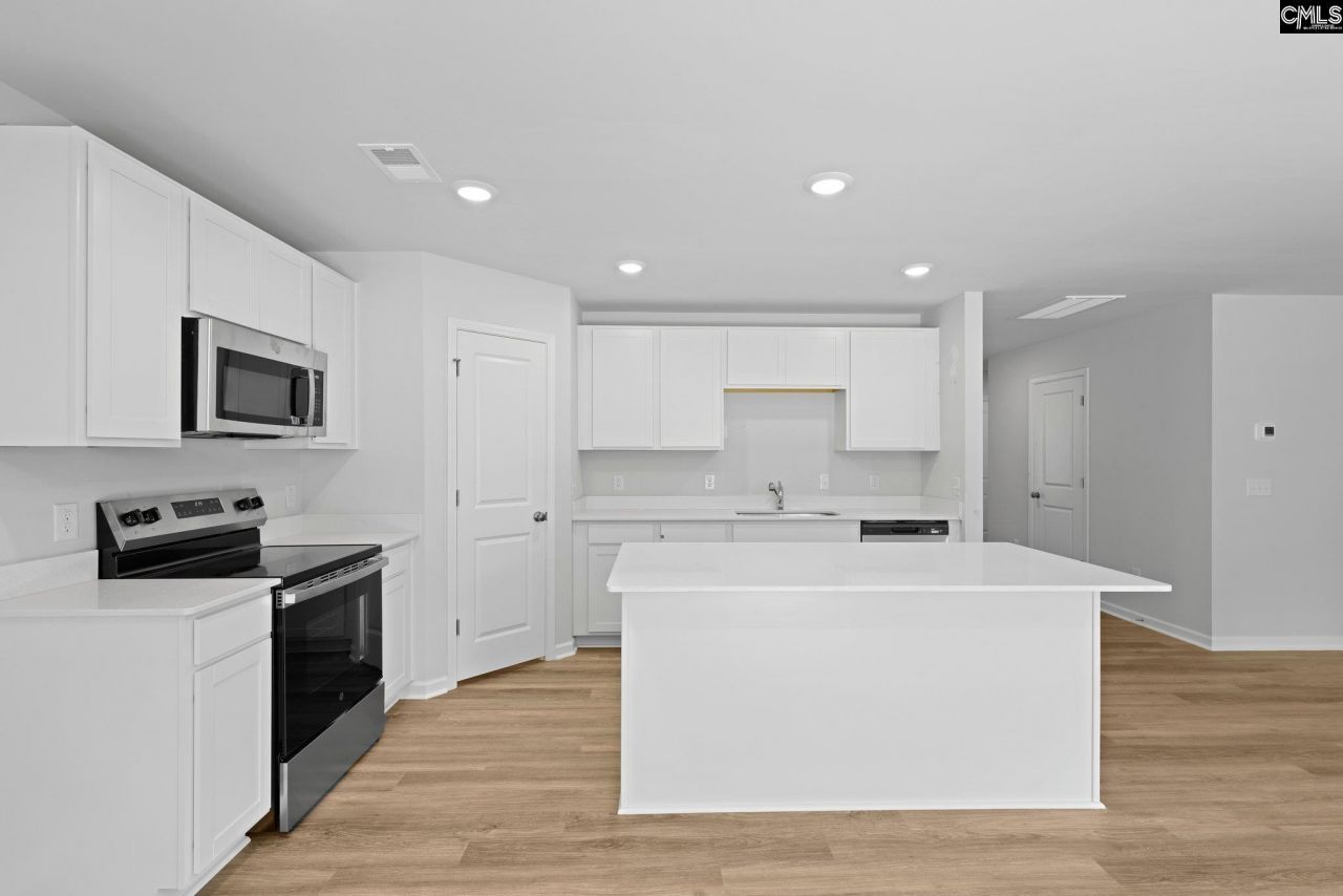 307 Paratrooper Lane Photo 9